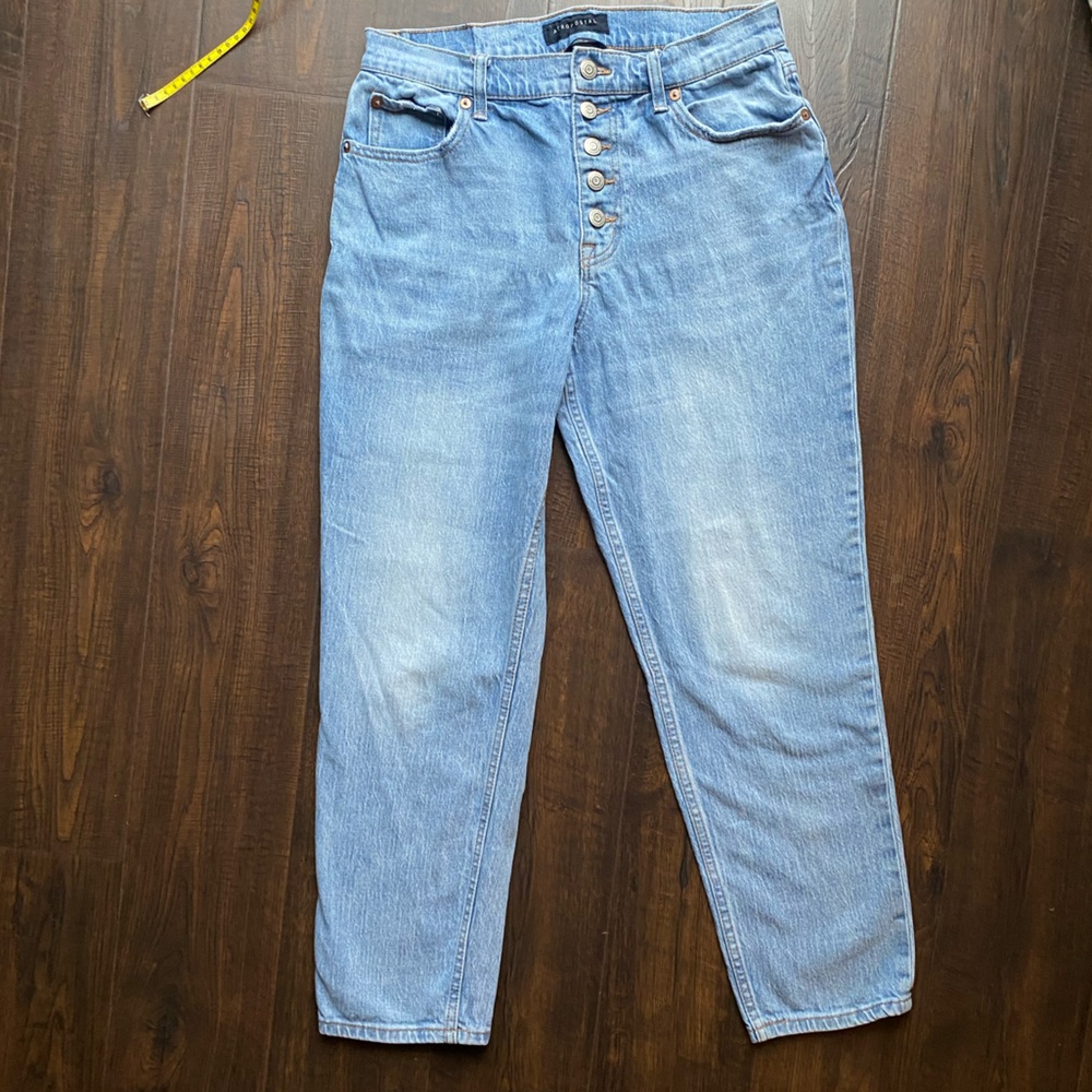 Aeropostale Women’s Mom Jeans – Size 8 Medium Light Blue Denim